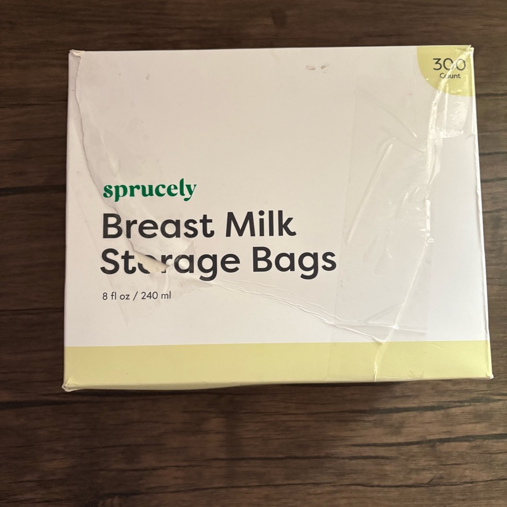 NEW Sprucely Breast Milk Storage Bags 8 fl.oz/240ml‎ 300 Count BPA-Free Sterile
